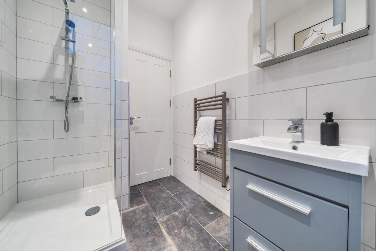 Modern, City Centre -2 Bedroom Apartments Reading Eksteriør bilde