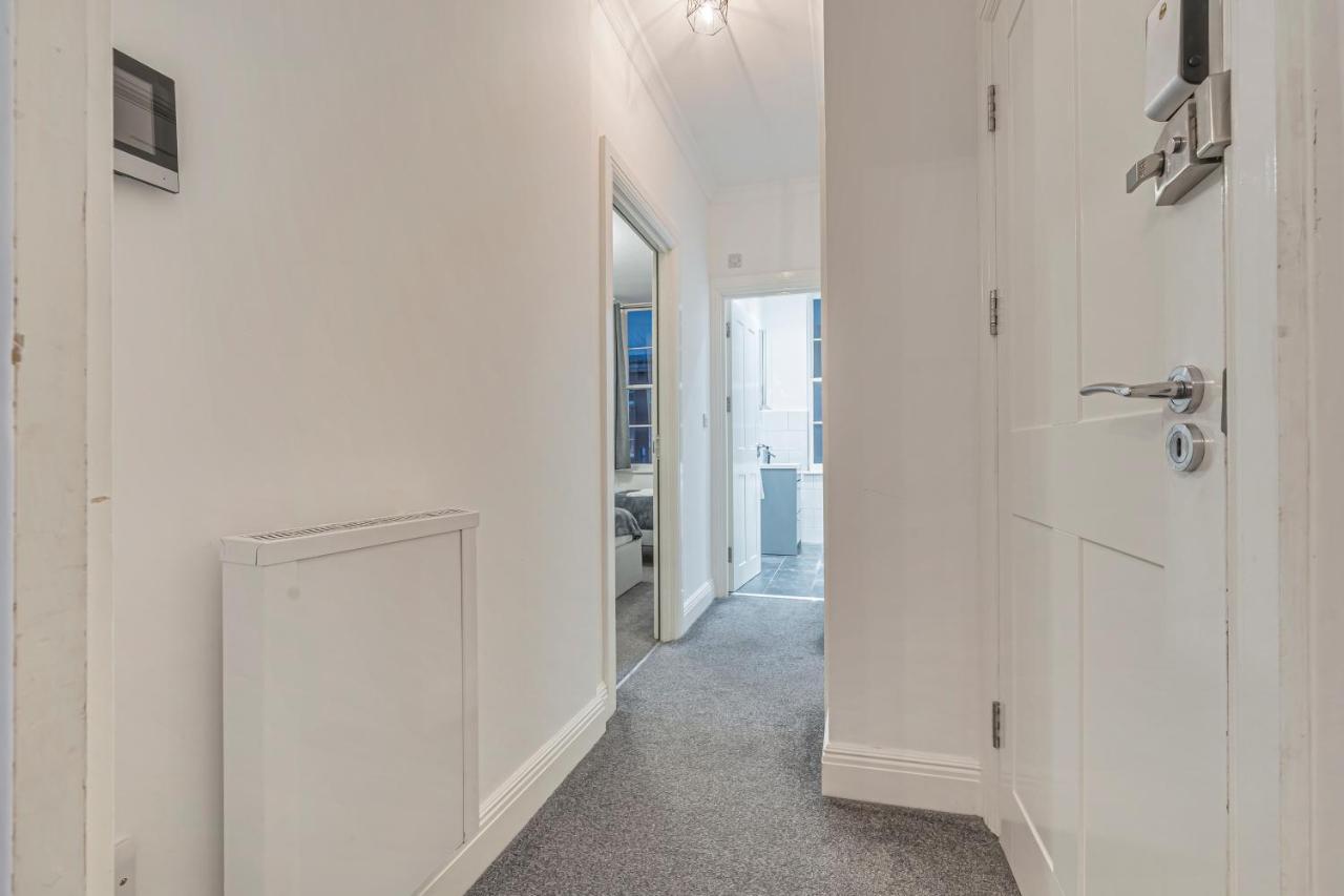 Modern, City Centre -2 Bedroom Apartments Reading Eksteriør bilde